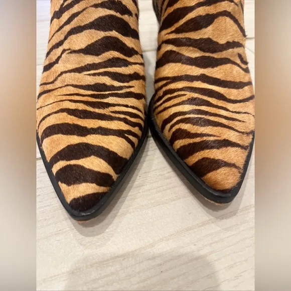 Dolce Vita Sonni Tiger/Calf Hair Animal Print Pointed Ankle Booties Women Size 9