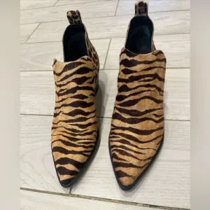 Dolce Vita Sonni Tiger/Calf Hair Animal Print Pointed Ankle Booties Women Size 9
