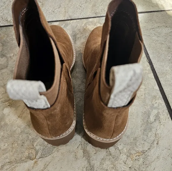 Dolce Vita Suede Waterproof Ankle Boots - Huey H20 women's size 8.5.