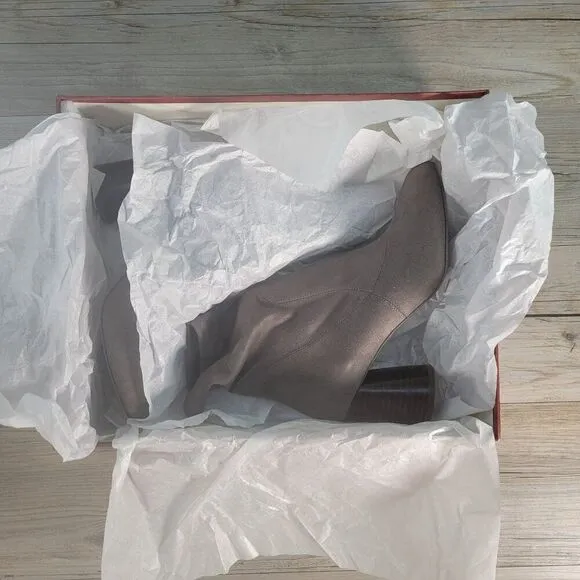 Donald J Pliner Gisele2 Suede Ankle Fashion Boots Sz 8.5M
