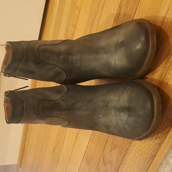 Donald Pliner Darua Western Couture Boot Size 8