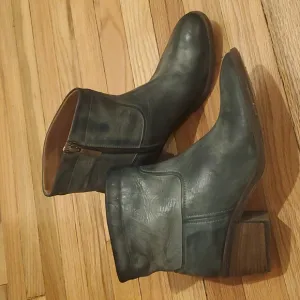 Donald Pliner Darua Western Couture Boot Size 8