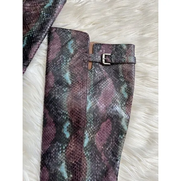 Donald Pliner Dion Women’s Knee High Platform Boots Size 8 Snake Embossed Purple
