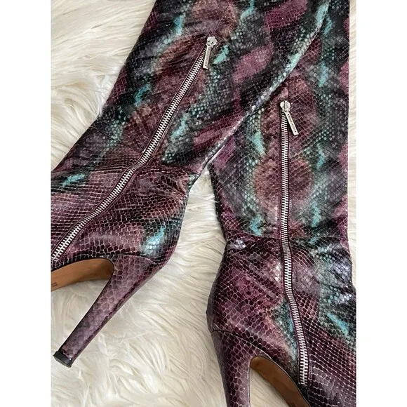 Donald Pliner Dion Women’s Knee High Platform Boots Size 8 Snake Embossed Purple