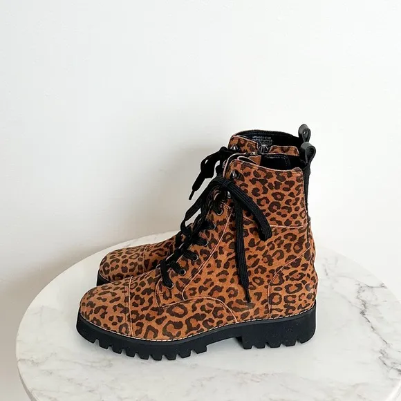 Donald Pliner New Ease Natural Leopard Boots Size 6.5