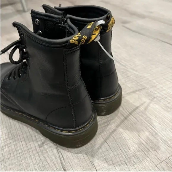DR MARTEN DOC’S JUNIOR 1460 J SOFTY T LEATHER LACE UP BOOTS Size 4