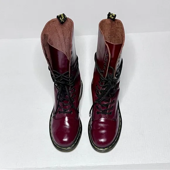 Dr. Martens 14-Eyelet Boot