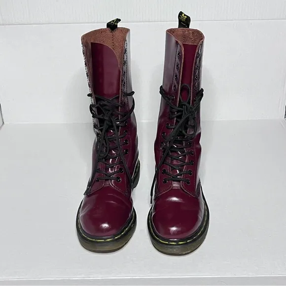 Dr. Martens 14-Eyelet Boot