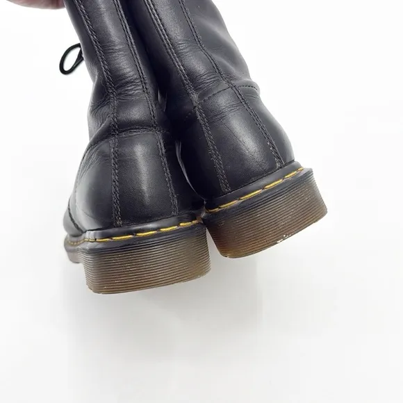 Dr Martens 1460 8-Eye Boots Black Modern Classics size 10