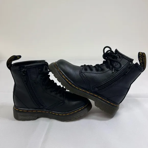Dr. Martens 1460 SOFTY T LEATHER LACE UP BOOTS 🥾