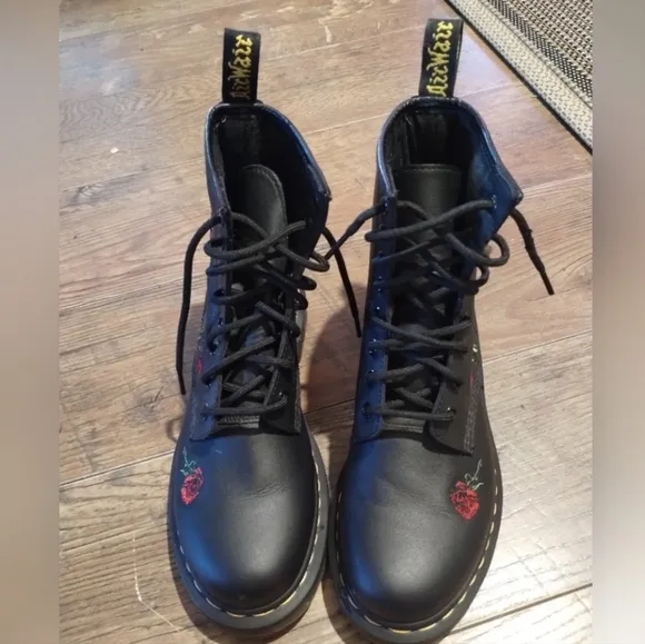 Dr Martens 1460 Vonda floral rose embroidered leather lace up boots