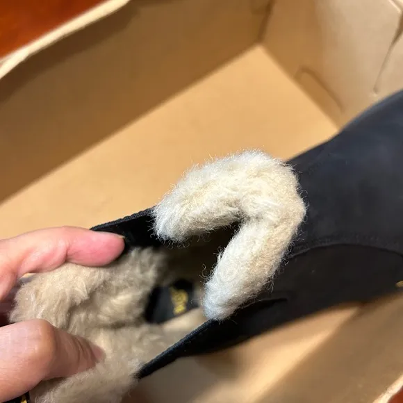 Dr. Martens 2976 Leonore Faux Fur Block Heel Lug Sole Chelsea Boots Size 6 NWT
