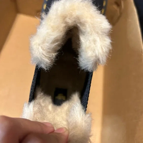 Dr. Martens 2976 Leonore Faux Fur Block Heel Lug Sole Chelsea Boots Size 6 NWT