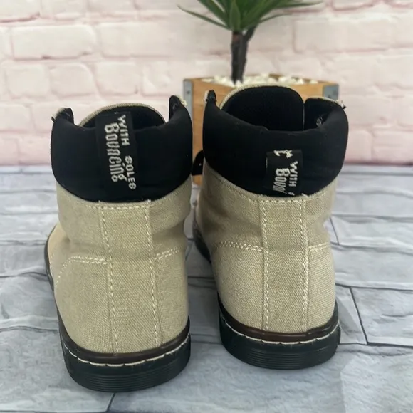 Dr Marten’s Airwair Maelly chukka ankle canvas tan booties size 7