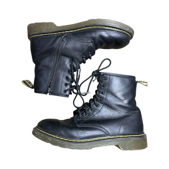 Dr. Martens Unisex Youth 1460 Softy Black Lace Up Leather Combat Boots Size 5Y