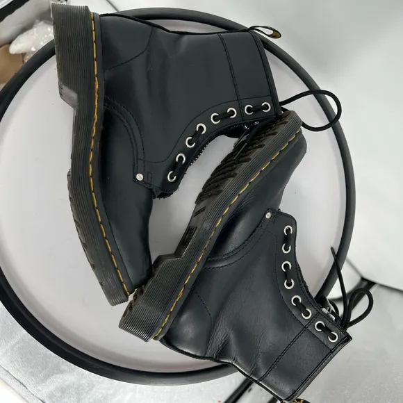 DR. MARTENS WANAMA TWIN ZIP LEATHER DOC MARTEN BOOTS
