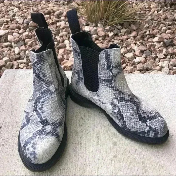 Dr Martens Women Flora Chelsea Ankle Boots Size 5 Light Gray Snake Print