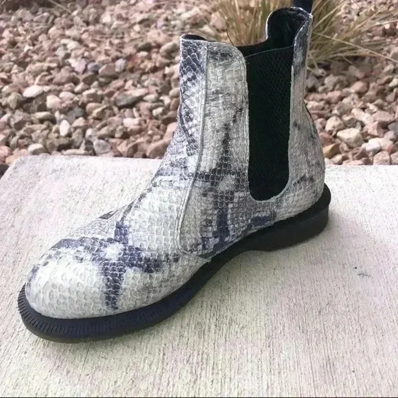 Dr Martens Women Flora Chelsea Ankle Boots Size 5 Light Gray Snake Print