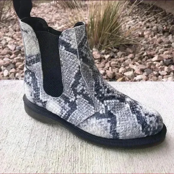 Dr Martens Women Flora Chelsea Ankle Boots Size 5 Light Gray Snake Print