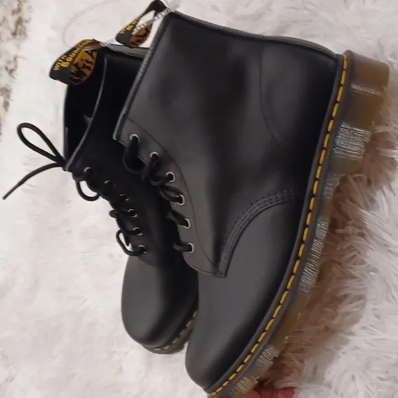 Dr. Martens Yellow Stitch 101 Smooth Leather Lace Up Boot Black NEW