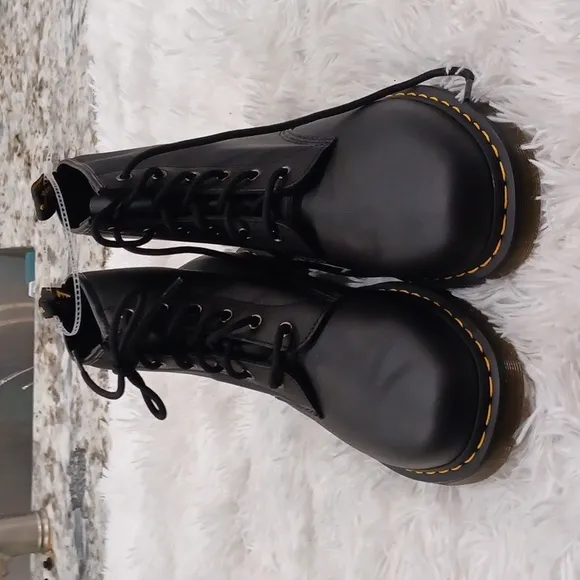 Dr. Martens Yellow Stitch 101 Smooth Leather Lace Up Boot Black NEW