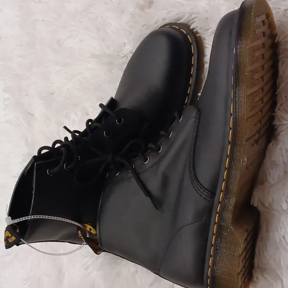 Dr. Martens Yellow Stitch 101 Smooth Leather Lace Up Boot Black NEW