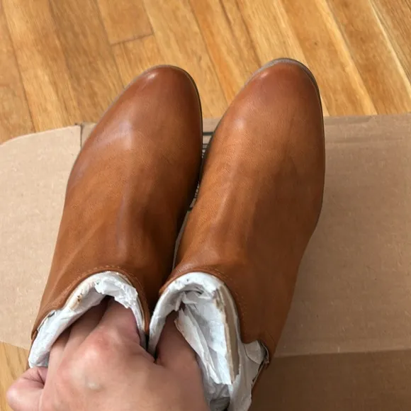 Dr. Scholl's Women Lucille Ankle Pull slip on western Bootie size 10M tan brown