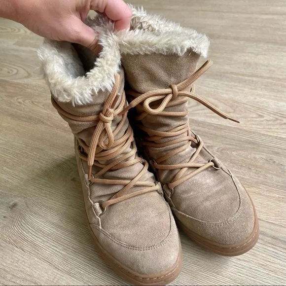 Earth Shoes Zodiac Tan Suede Faux Fur Lace-Up Boots, Size 6.5