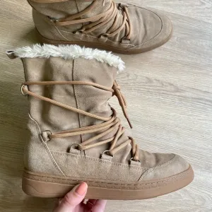 Earth Shoes Zodiac Tan Suede Faux Fur Lace-Up Boots, Size 6.5