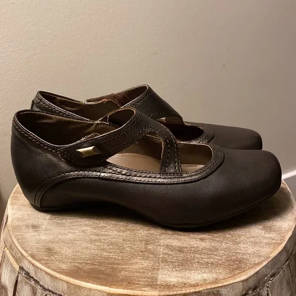 Earthies Zalea Mary Jane Comfort Shoes Dark Brown Size 7.5