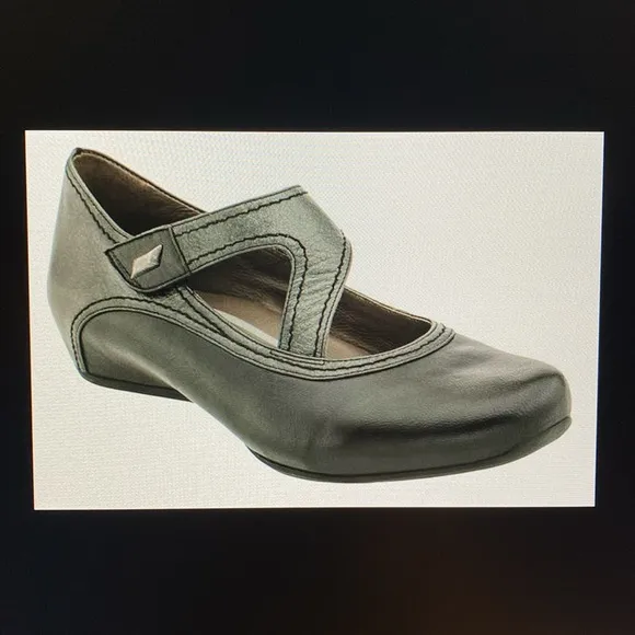 Earthies Zalea Mary Jane Comfort Shoes Dark Brown Size 7.5