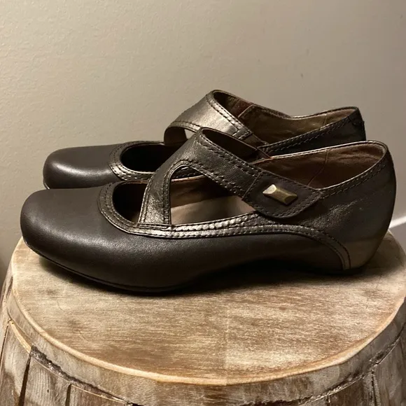 Earthies Zalea Mary Jane Comfort Shoes Dark Brown Size 7.5