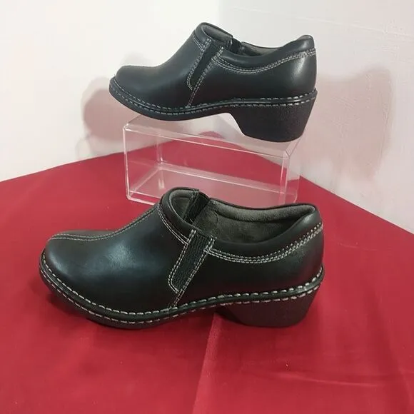 Eastland Shoes Womens 8M Amore Slip On Clog Loafer 3096-01 Black Leather Heels.