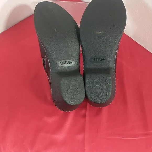 Eastland Shoes Womens 8M Amore Slip On Clog Loafer 3096-01 Black Leather Heels.
