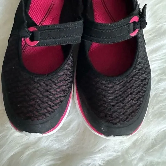 Easy Spirit black Mariel walking shoe E360 velcro hoop and loop closure, easy sl