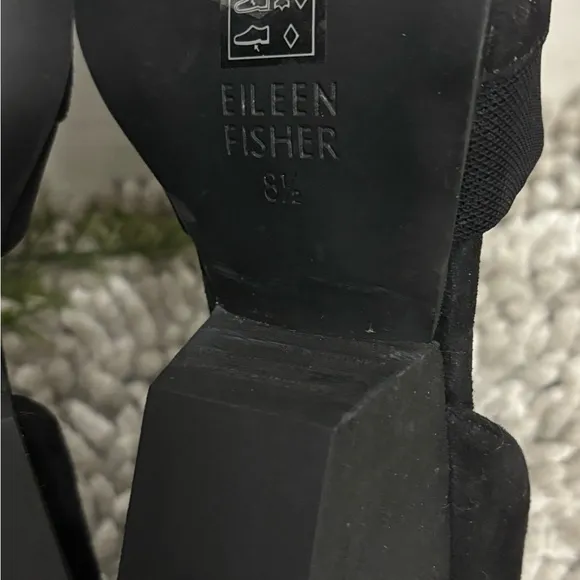 EILEEN FISHER Slip On Pumps Size: 8.5M