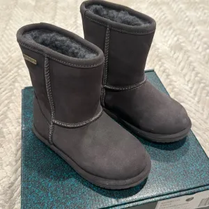 Emu Australia Brumby Lo in Charcoal Color -NWT