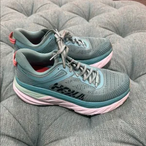 EUC HOKA Women's BONDI 7 Running Shoes - Teal - size 8