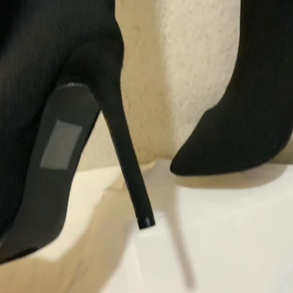 Fashion nova Stiletto pants boots Valentina size 8.5