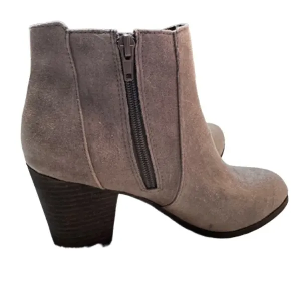 Fergalicious Womens Clover Closed Toe Ankle Fashion Boots Size 7.5 Zip Closure