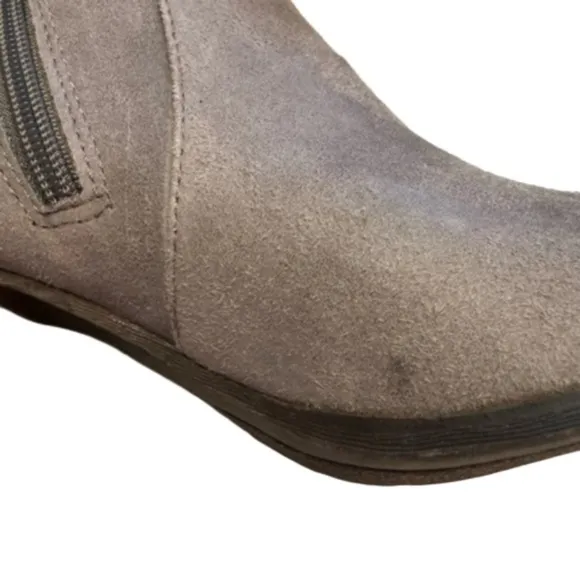 Fergalicious Womens Clover Closed Toe Ankle Fashion Boots Size 7.5 Zip Closure