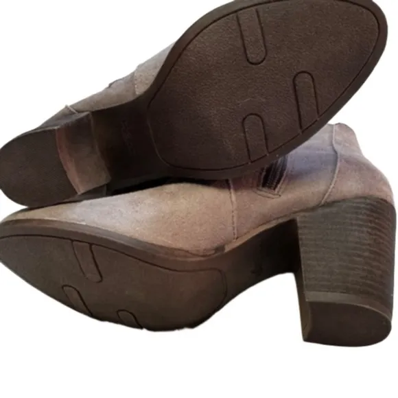 Fergalicious Womens Clover Closed Toe Ankle Fashion Boots Size 7.5 Zip Closure
