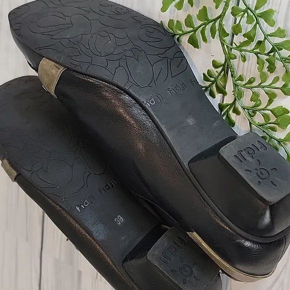 Fidji Pumps Low Heel Black &amp; Tan With Zip Vamp Womens Size 8.5 (EU 39)