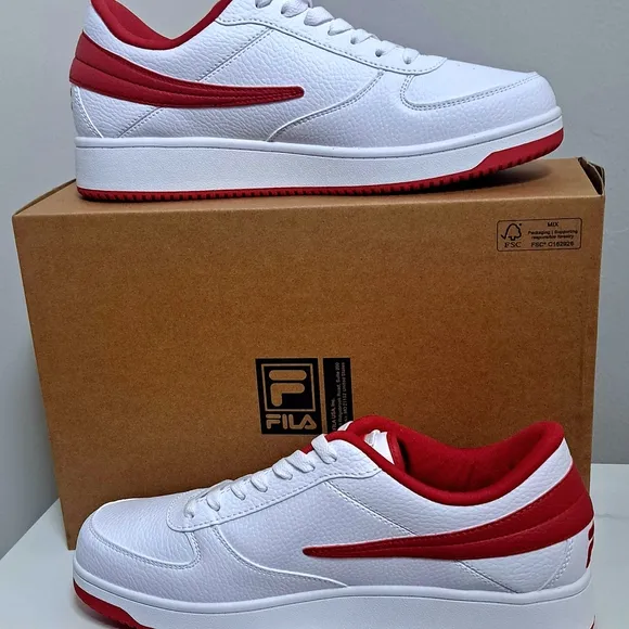 Fila Men's White and Red Sneakers Size 10 US SPORT ATHLETIC TRAINERS. NW BOX