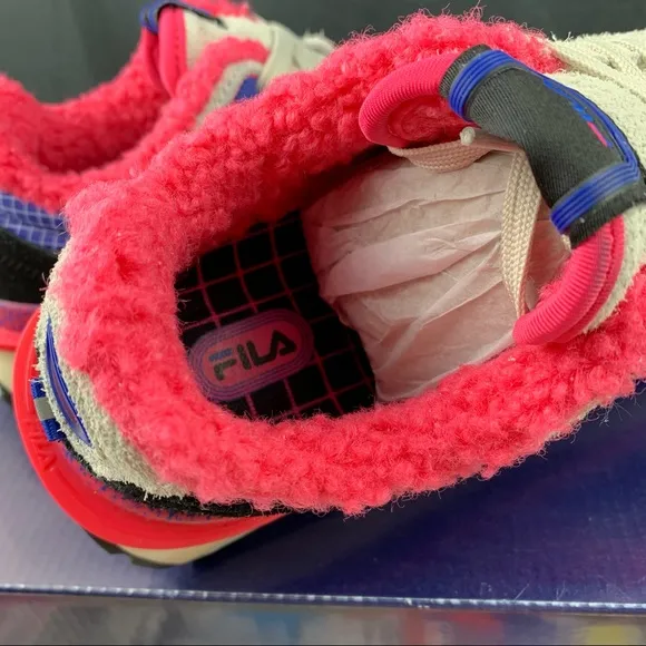 Fila Renno Hot Pink Fur Size 7 Womens