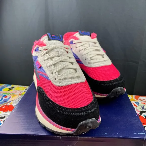 Fila Renno Hot Pink Fur Size 7 Womens
