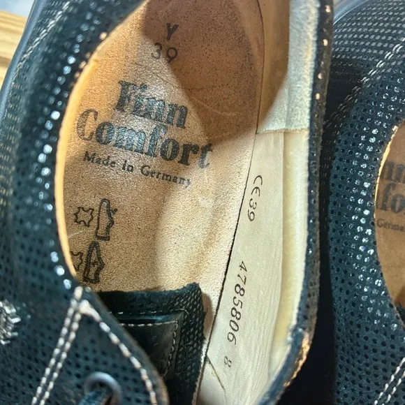 Finn Comfort Black Sneakers Breathable Lace-Up Design