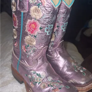 Floral Embroidered Women's Boots