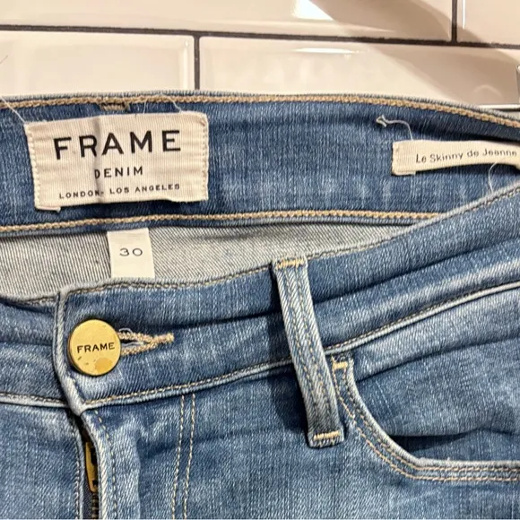 Frame Jeans Le Skinny de Jeanne Degradable in Handcrafted Destruct 30