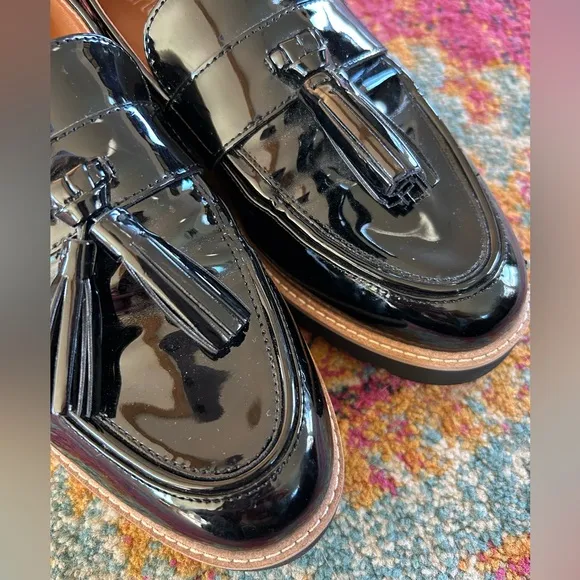 Franco Sarto | Women’s black Carolynn faux patent leather tassel toe loafers 8.5